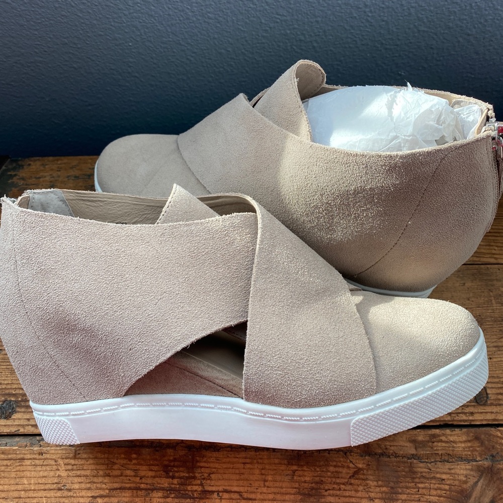 NWOT- Steve Madden Wedges